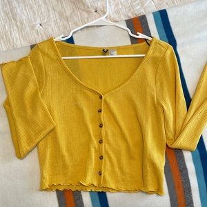 Honey mustard yellow crop top sweater cute worn once!